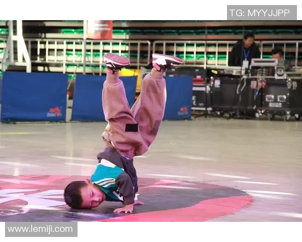 全国街舞大赛点评：深圳飞盘队默契配合展现团队精神与舞蹈魅力